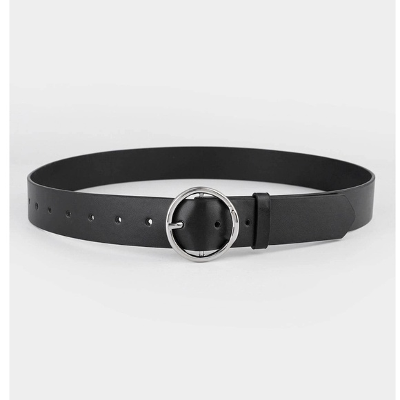 Luxe Vegan leather Circle Buckle Belt - Picture 6 of 12